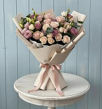 Букет цветов из:  Розы и Лизиантусы в Светлом