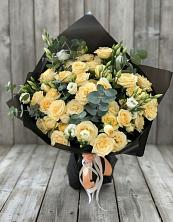 Букет цветов из:  Розы и Лизиантусы в Светлом