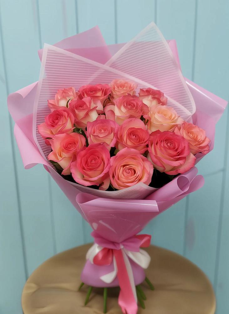 Букет 15 Розовых роз Равель в Светлом