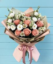 Букет цветов из:  Розы, Альстромерии и Лизиантусы #REPLACE_PRED# Светлом