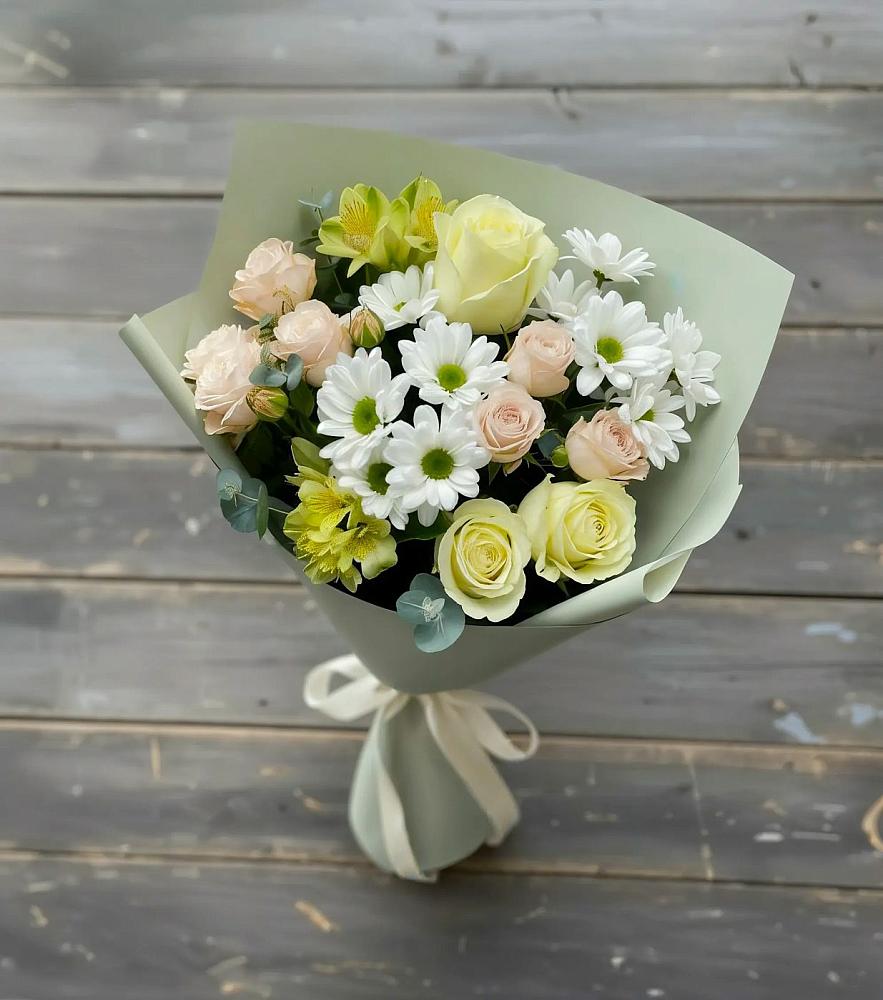 Букет цветов из: Альстромерии, Розы и Хризантемы в Светлом