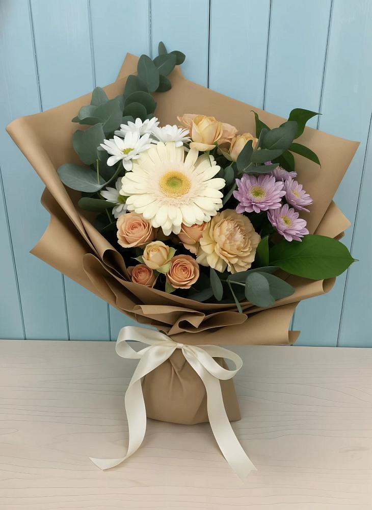 Букет цветов из: Герберы и Хризантемы в Светлом
