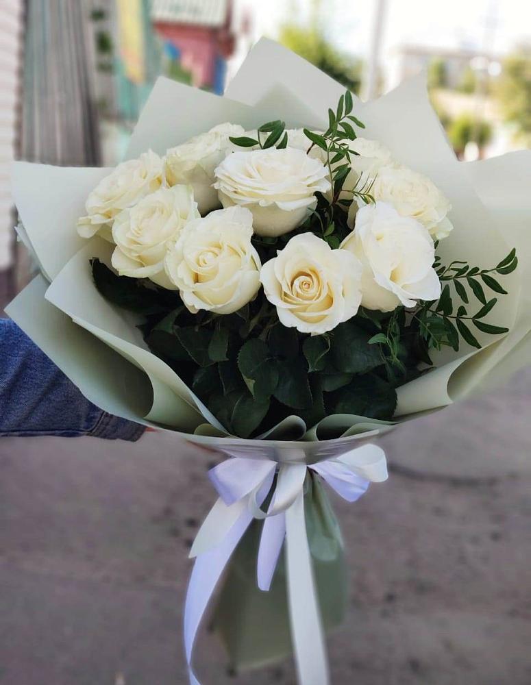 Букет Белые розы Проуд в Светлом