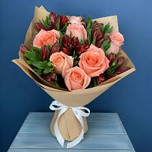 Букет цветов из:  Розы и Альстромерии в Светлом