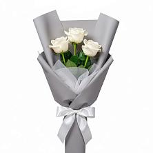 Букет 3 белые розы в Светлом
