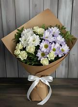 Букет цветов из:  Хризантемы и Розы в Светлом
