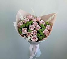 Букет цветов из:  Розы и Хризантемы в Светлом
