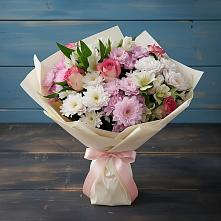 Букет цветов из:  Хризантемы, Альстромерии и Розы в Светлом