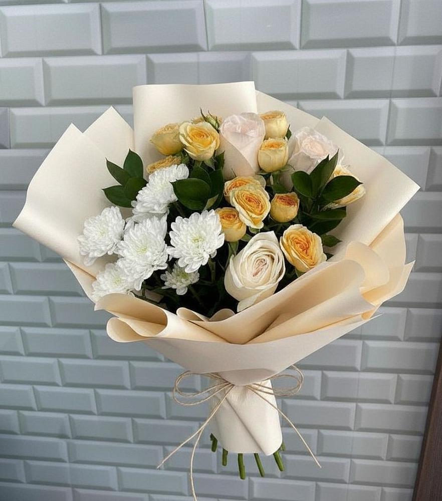 Букет цветов из: Розы и Хризантемы в Светлом