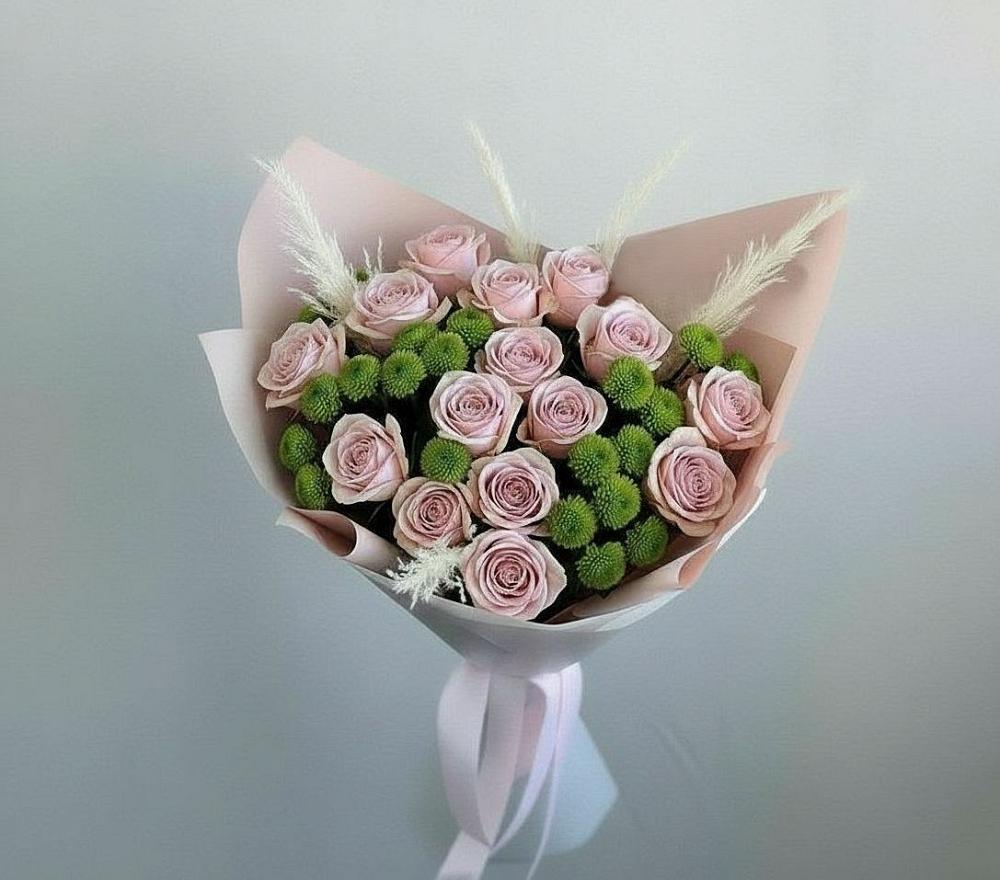 Букет цветов из: Розы и Хризантемы в Светлом