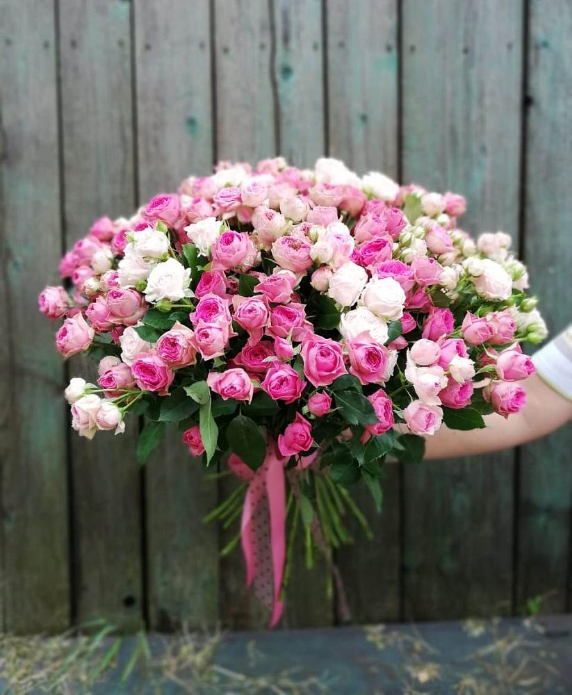 Букет Розовые кустовые розы Натали и Лав Лидия в Светлом