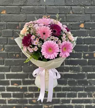 Букет цветов из:  Герберы и Хризантемы в Светлом