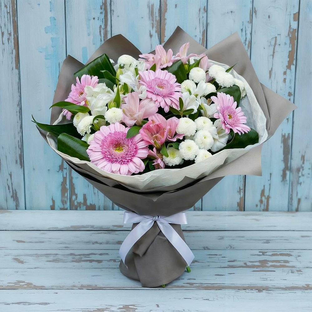 Букет цветов из: Герберы, Альстромерии и Хризантемы в Светлом