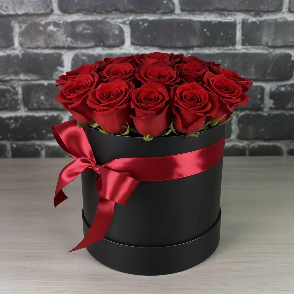 Цветочная композиция из Розы в шляпной коробке в Светлом