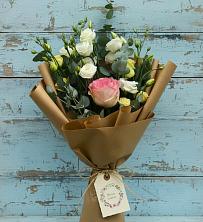 Букет цветов из:  Розы и Лизиантусы в Светлом