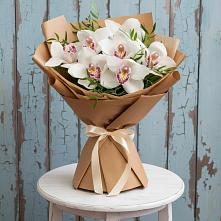 Букет цветов из:  Орхидеи и Розы #REPLACE_PRED# Светлом